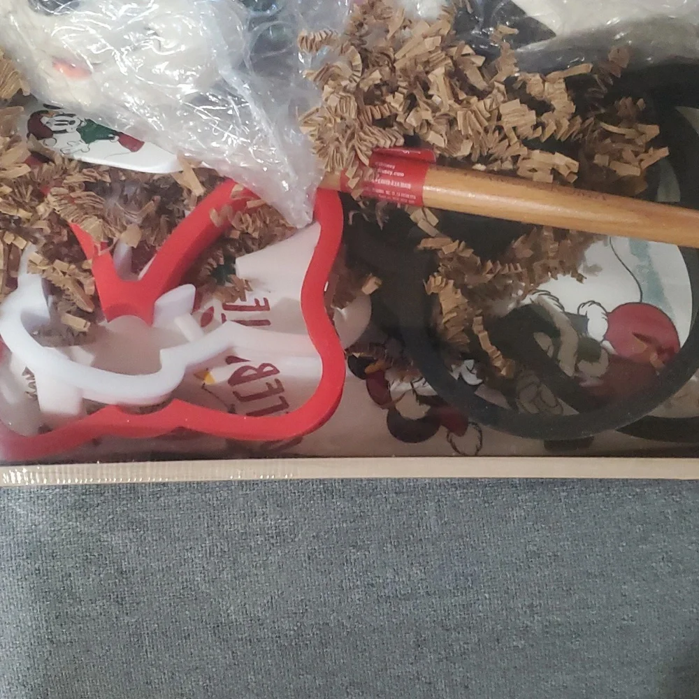 Williams Sonoma mickey crate